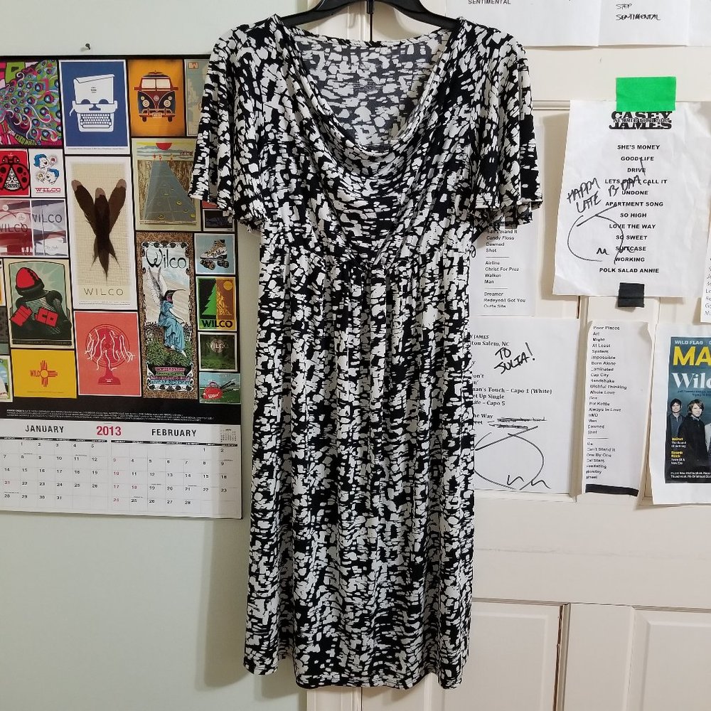 Liz Lange Maternity For Target dress Small abstract draped cowl neck flutter